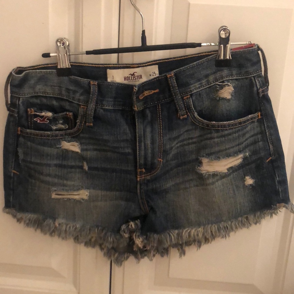 Hollister frayed shorts